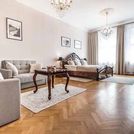 W Centrum Krakowa Krakowska 10 *