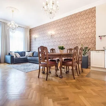 W Centrum Krakowa Krakowska 10 *