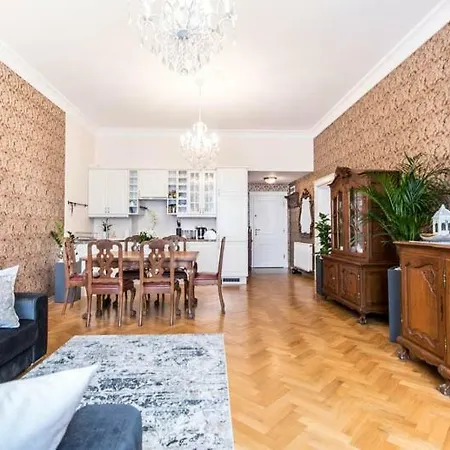 W Centrum Krakowa Krakowska 10 *