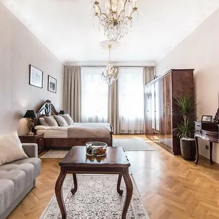 W Centrum Krakowa Krakowska 10 *